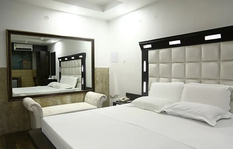 Luxury-Room2